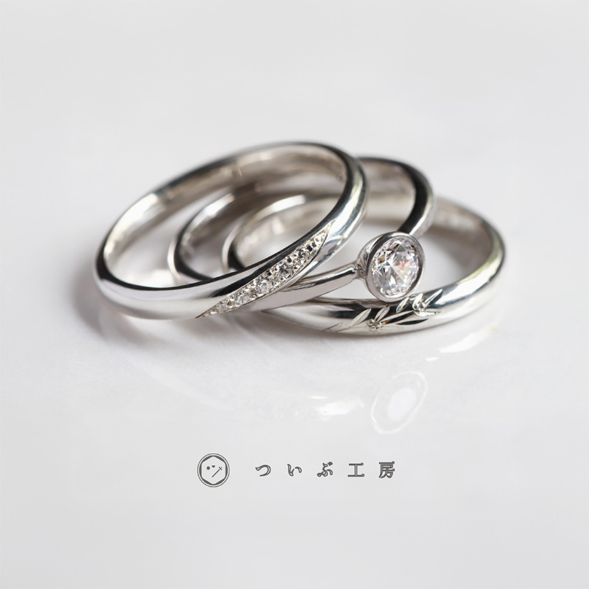 細身の華奢な指輪なら重ね着けがしやすい／オリーブ