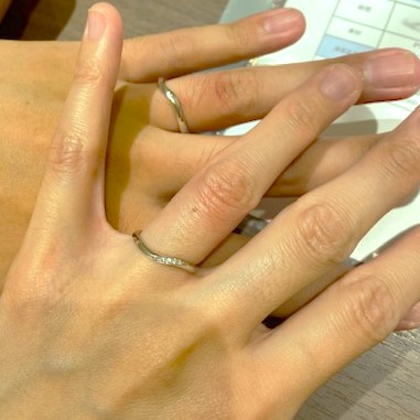 ビジュピコ 大宮店_試着写真（結婚指輪）