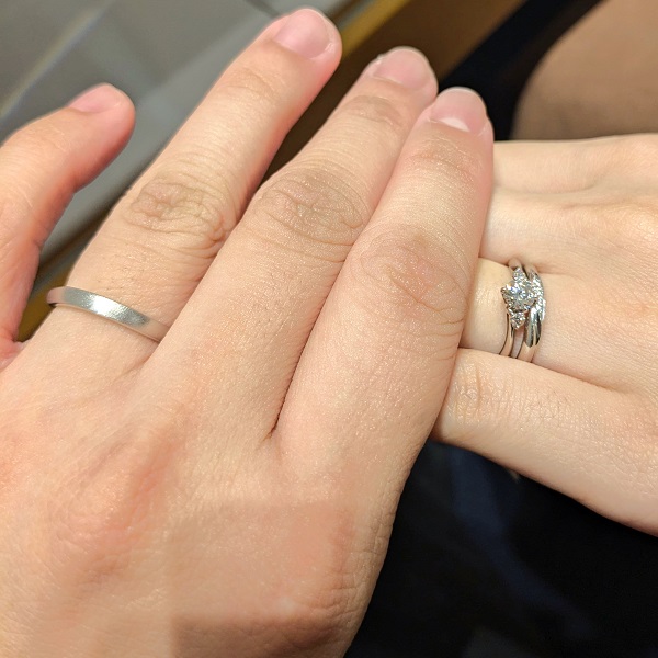 銀座ダイヤモンドシライシ 梅田ハービス店_試着写真（結婚指輪・婚約指輪）