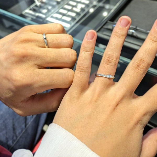 エクセルコ ダイヤモンド 大宮店_試着写真（結婚指輪・婚約指輪）