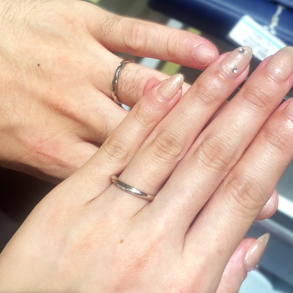 銀座ダイヤモンドシライシ 新宿本店_試着写真（結婚指輪・婚約指輪）