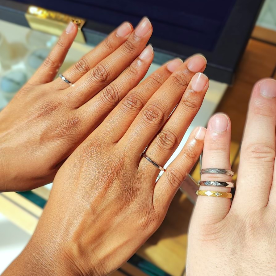 ビジュピコ 福岡店_試着写真（結婚指輪・婚約指輪）