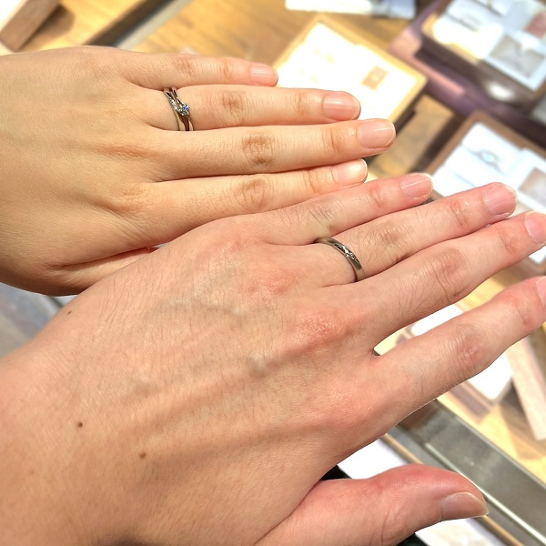 ビジュピコ 銀座店_試着写真（結婚指輪・婚約指輪）