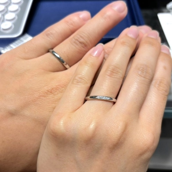 銀座ダイヤモンドシライシ 大阪店_試着写真（結婚指輪・婚約指輪）