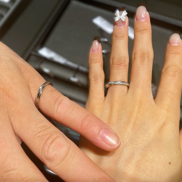 エクセルコ ダイヤモンド 横浜モアーズ店_試着写真（結婚指輪・婚約指輪）
