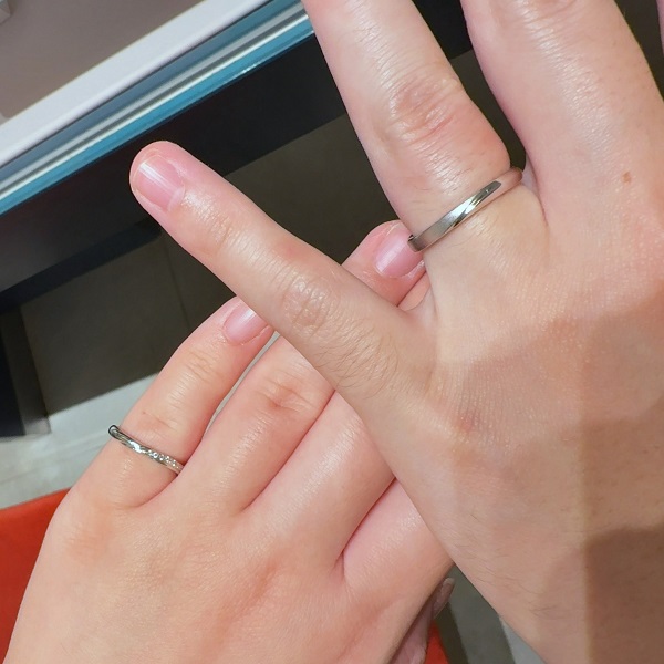 銀座ダイヤモンドシライシ 柏店_試着写真（結婚指輪・婚約指輪）