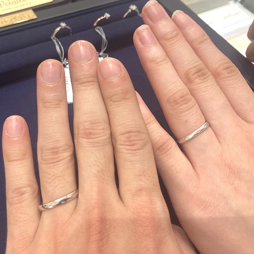 ビジュピコ 横浜元町店_試着写真（結婚指輪・婚約指輪）