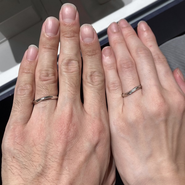 銀座ダイヤモンドシライシ 新宿本店_試着写真（結婚指輪・婚約指輪）