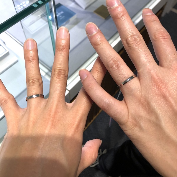ビジュピコ 横浜元町店_試着写真（結婚指輪・婚約指輪）