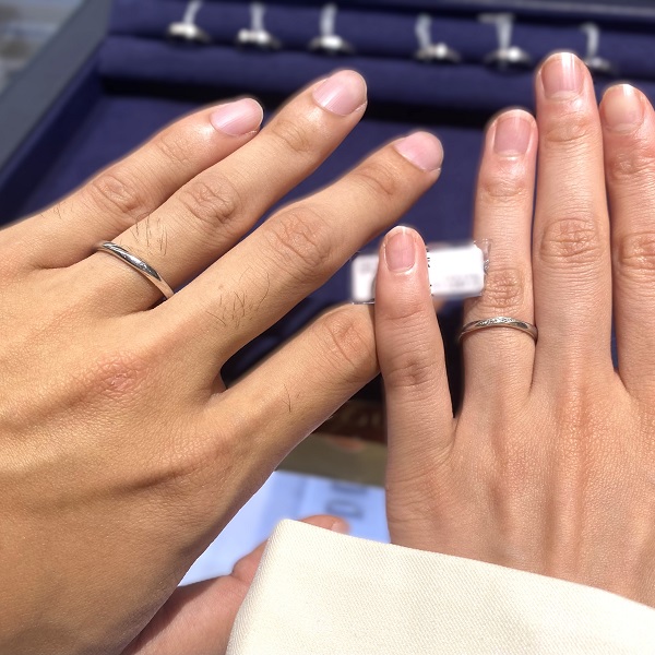 ビジュピコ 銀座店_試着写真（結婚指輪・婚約指輪）