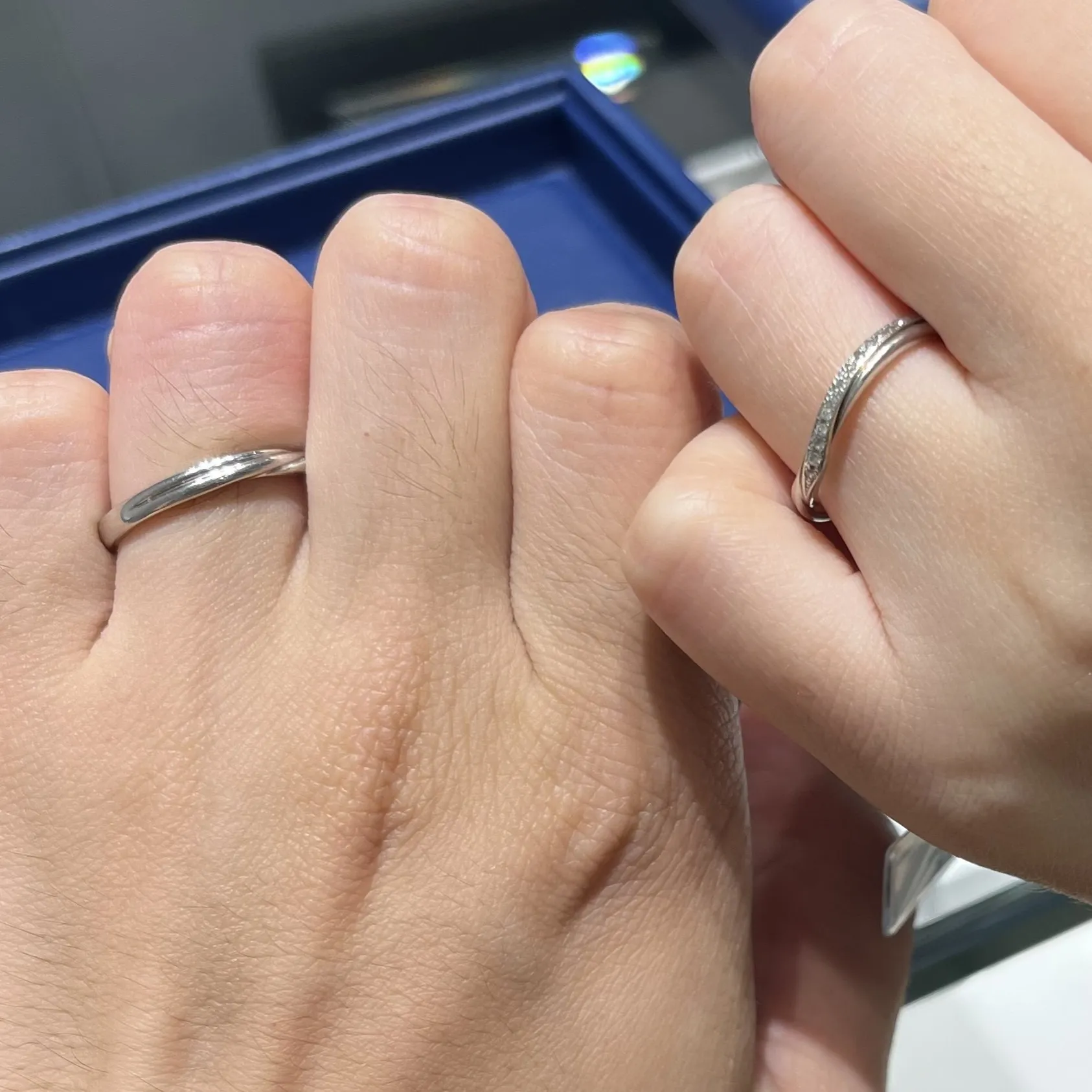 銀座ダイヤモンドシライシ 名古屋ユニモール店_試着写真（結婚指輪・婚約指輪）