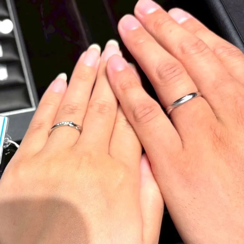 銀座ダイヤモンドシライシ 大阪店_試着写真（結婚指輪・婚約指輪）