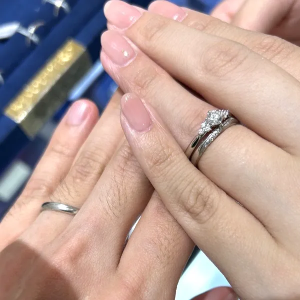 ビジュピコ 札幌店_試着写真（結婚指輪・婚約指輪）