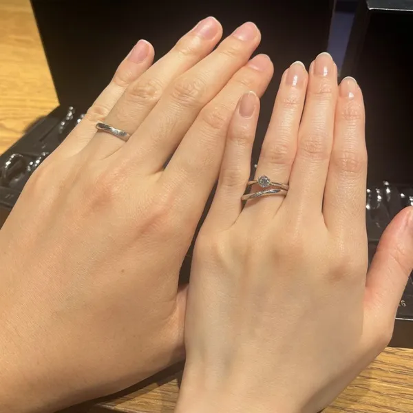 ビジュピコ 銀座店_試着写真（結婚指輪・婚約指輪）