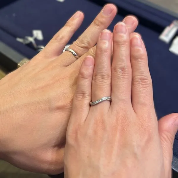 ビジュピコ 福岡店_試着写真（結婚指輪・婚約指輪）