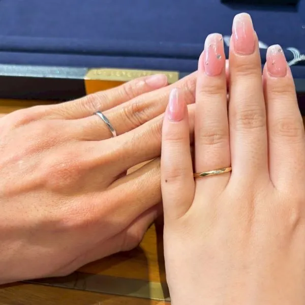ビジュピコ福岡_結婚指輪・婚約指輪試着写真