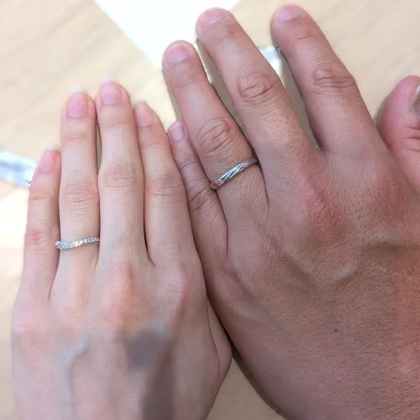 ビジュピコ新潟_結婚指輪・婚約指輪試着写真