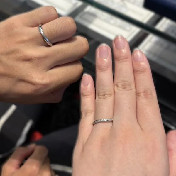 銀座ダイヤモンドシライシ 浜松店_結婚指輪・婚約指輪試着写真