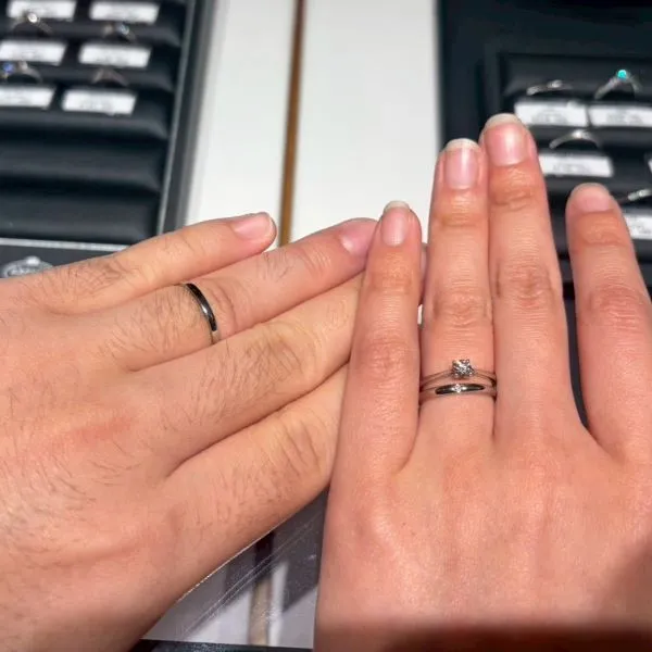 エクセルコ ダイヤモンド 福岡店_結婚指輪・婚約指輪試着写真