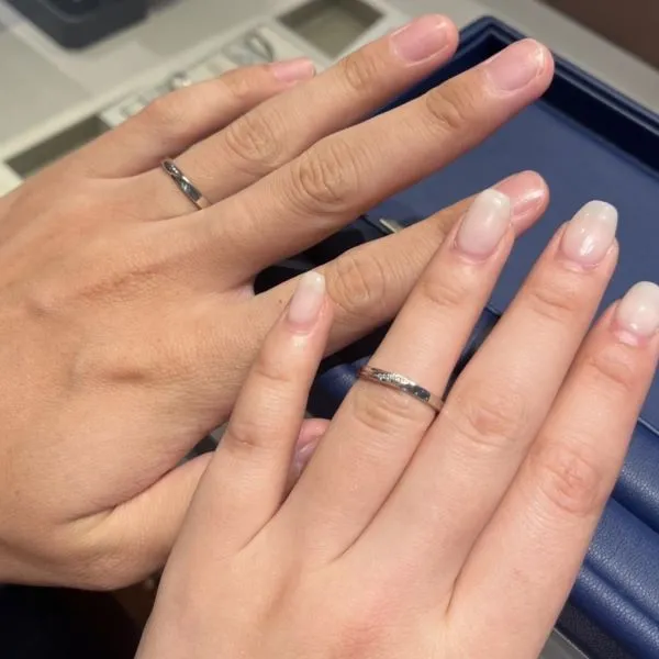 銀座ダイヤモンドシライシ 銀座本店_結婚指輪・婚約指輪試着写真