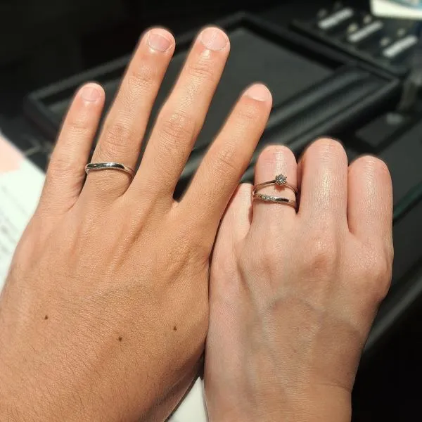 エクセルコ ダイヤモンド 東京本店_結婚指輪・婚約指輪試着写真