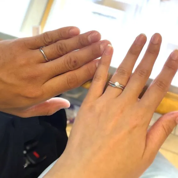 ビジュピコ姫路店_結婚指輪・婚約指輪試着写真