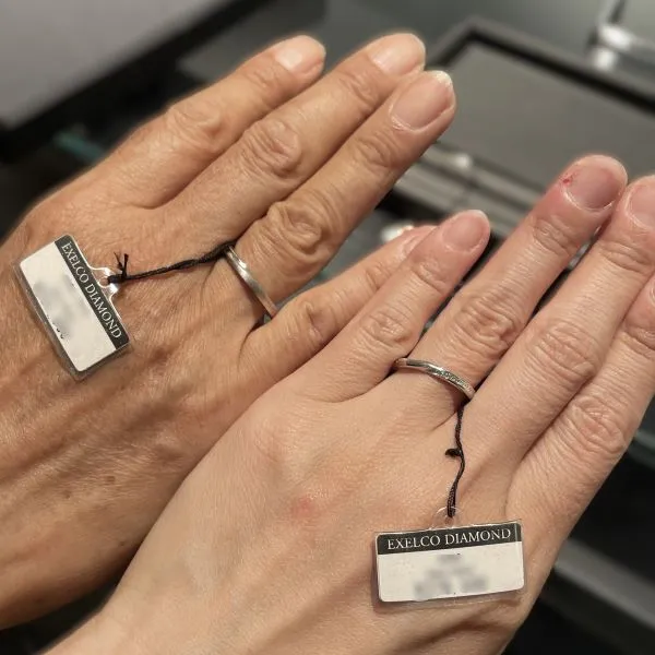 エクセルコ ダイヤモンド 京都店_結婚指輪・婚約指輪試着写真