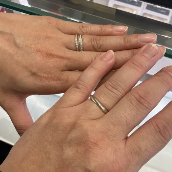 ビジュピコ横浜元町_結婚指輪・婚約指輪試着写真
