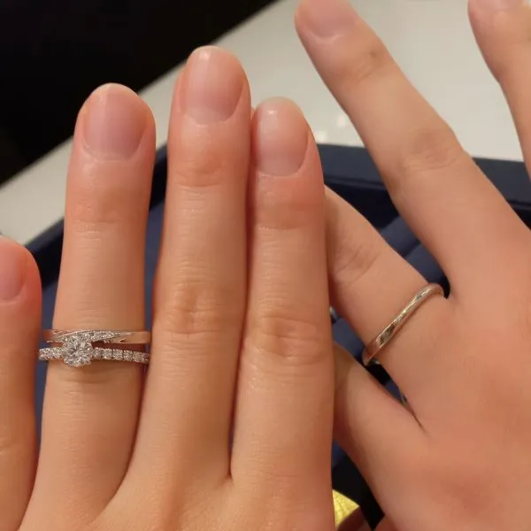 ビジュピコ盛岡_結婚指輪・婚約指輪試着写真