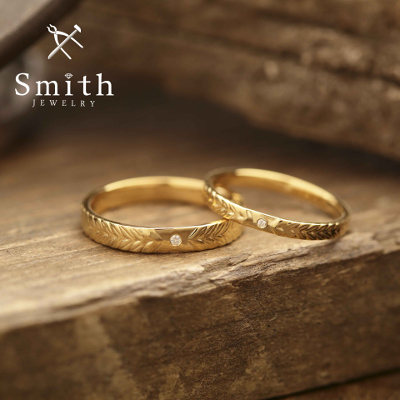 【Smith】手作り結婚指輪　彫刻入れのオプション加工で、贅沢なニュアンス