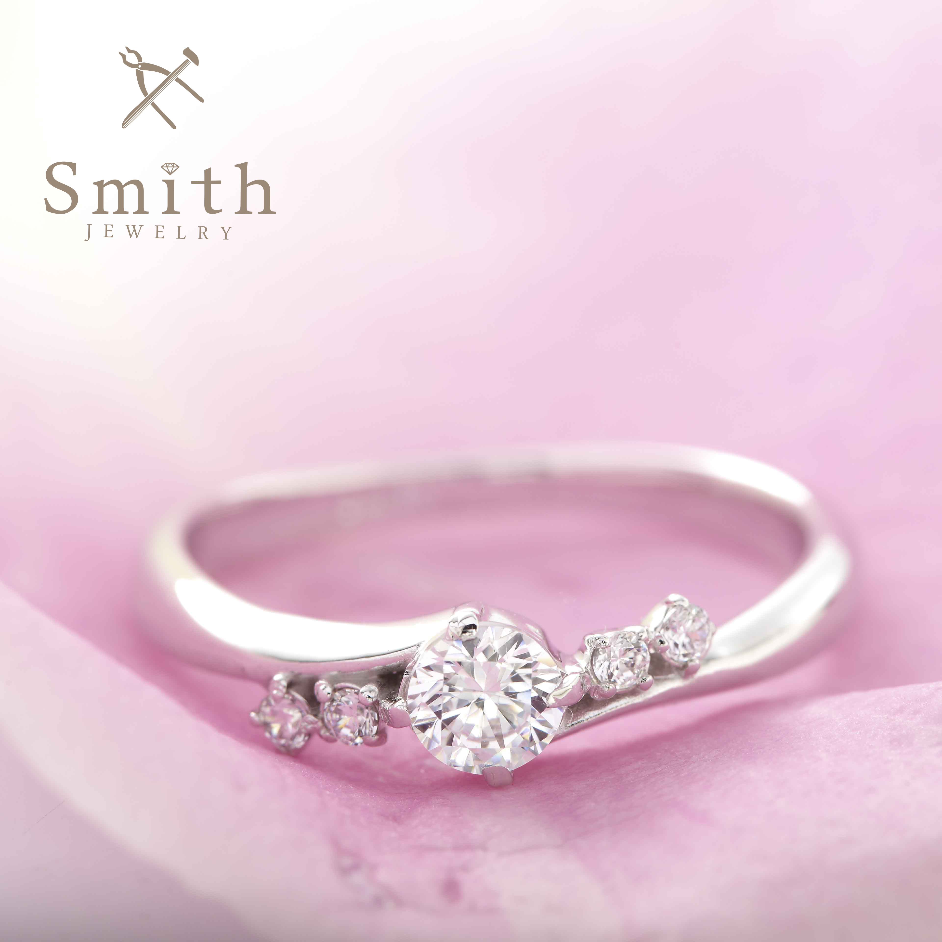 【Smith】オーダーメイド婚約指輪 憧れのサイドメレリングもツイストで個性的に